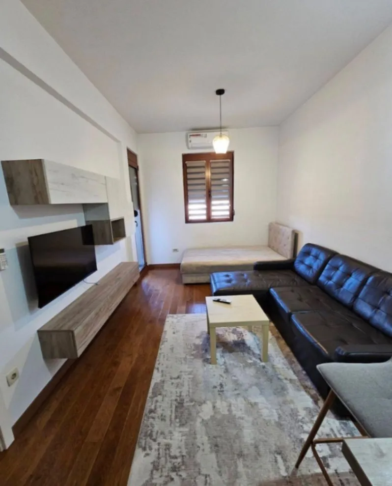 Izdavanje, garsonjera, 30m², Stara Varoš, Podgorica