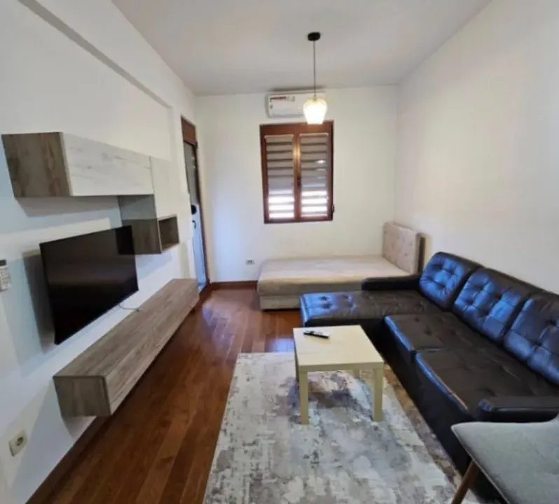 Izdavanje, garsonjera, 30m², Stara Varoš, Podgorica