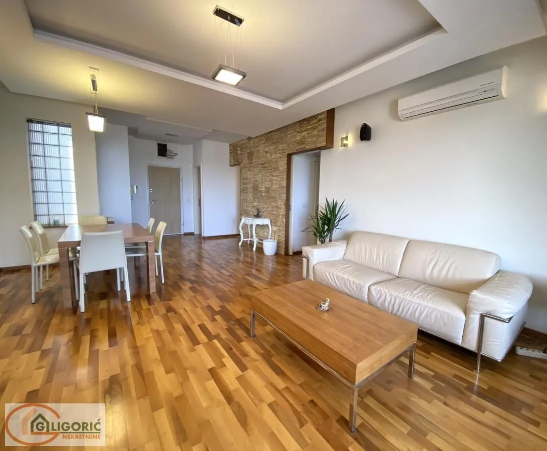 Sale, four bedroom apartment, 122m², Stari Grad, Beograd