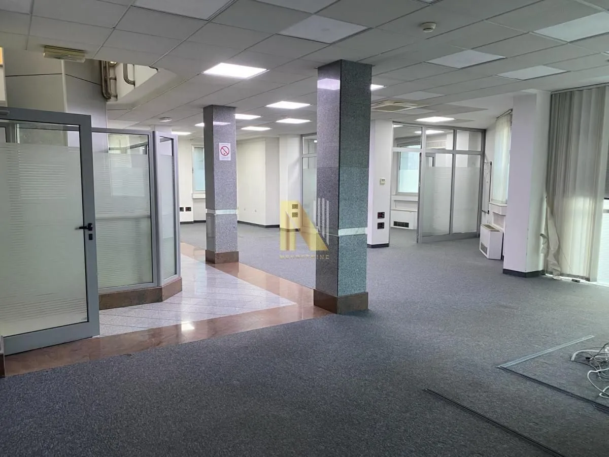 Rent, office space, 352m², Bulevar Oslobodjenja, Novi Sad Sve Podlokacije