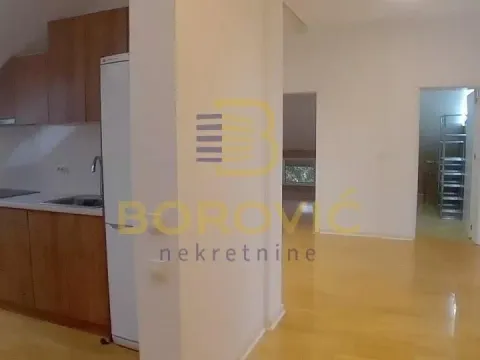 Izdavanje, četvorosoban stan, 117m², Savski Venac, Beograd