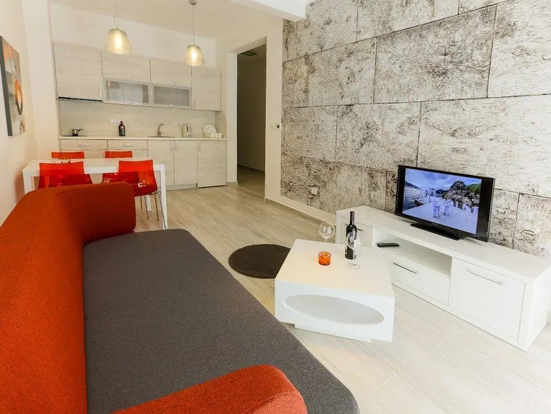 Prodaja, stan, 72m², Dobra Voda, Bar