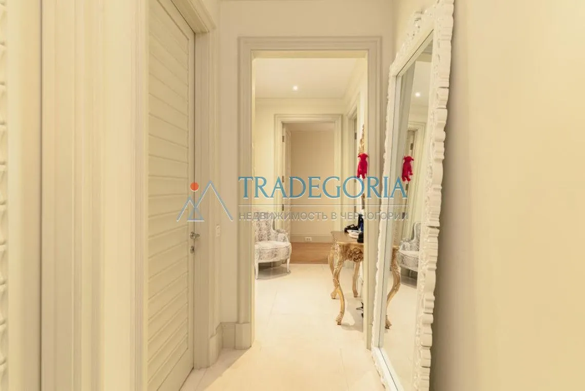 Prodaja, dvosoban stan, 122m², Tivat, Crna Gora
