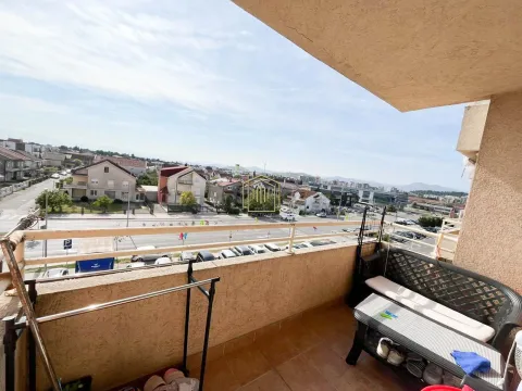 Prodaja, jednosoban stan, 49m², Stari Aerodrom, Podgorica - image 2