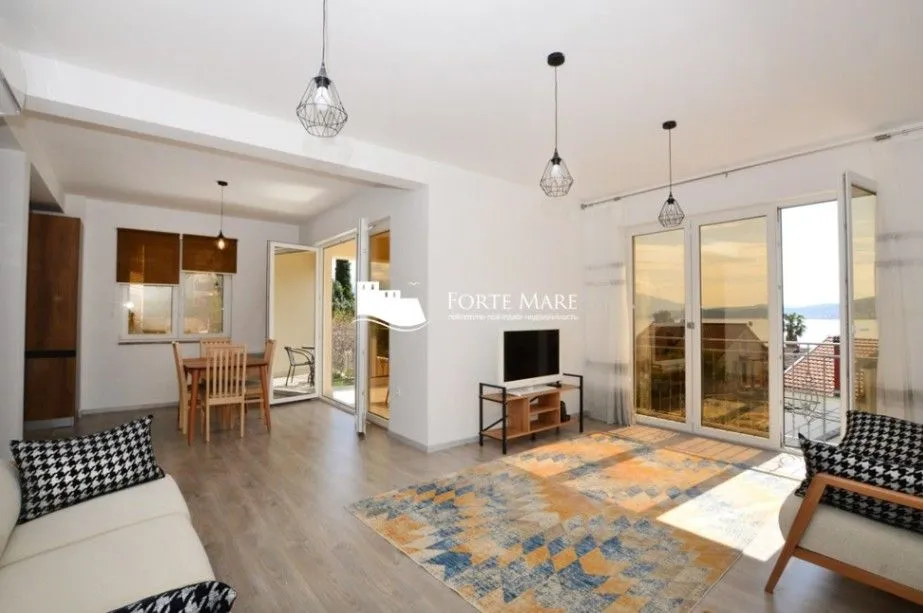 Prodaja, dvosoban stan, 85m², Đenovići, Herceg Novi