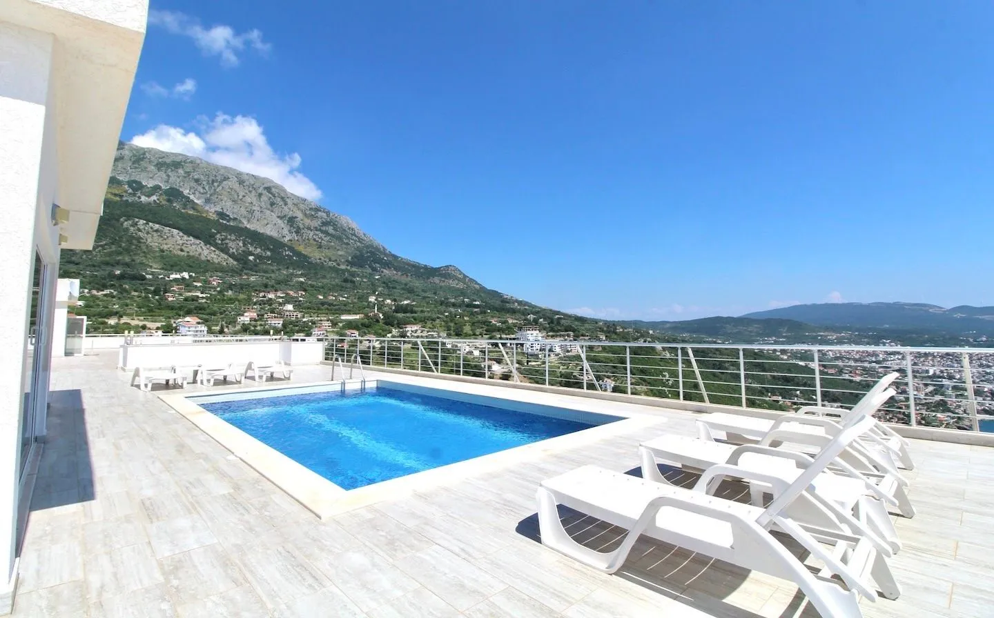 Daily-rent, two bedroom apartment, 100m², Dobre Vode, Bar