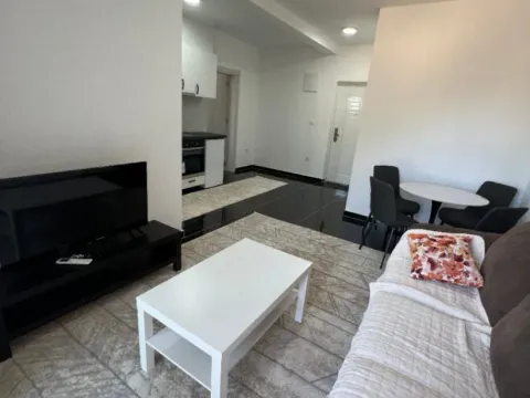 Izdavanje, stan, 50m², Polje, Bar - image 2