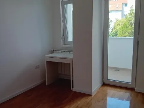 Izdavanje, trosoban stan, 73m², Medijana, Niš - image 6