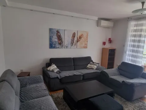 Rent, two bedroom apartment, 74m², Dalmatinska ulica, Podgorica - image 2