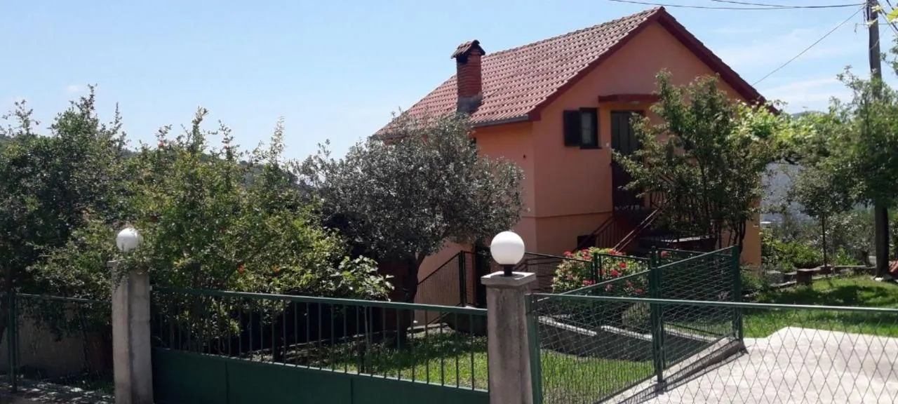 Prodaja, kuća, 101m², Mojdež, Herceg Novi