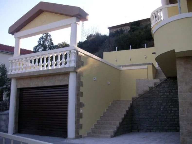 Prodaja, kuća, 238m², Opatovo, Tivat