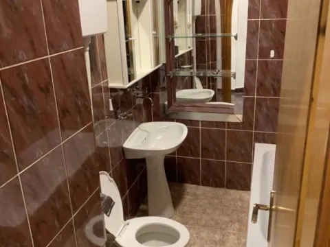 Izdavanje, dvosoban stan, 60m², Centar, Podgorica - image 11