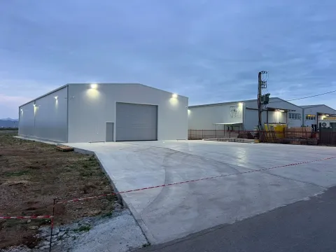 Rent, office space, 584m², Kuće Rakića, Podgorica - image 1