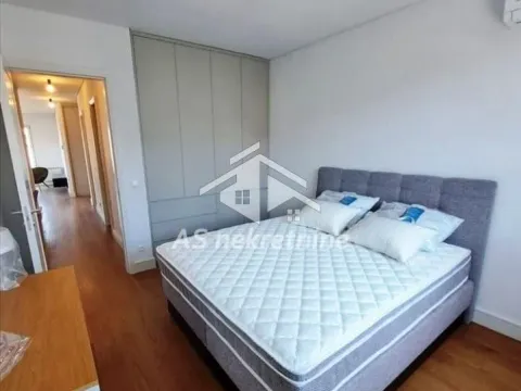 Rent, three bedroom apartment, 93m², Savski Venac, Beograd - image 12