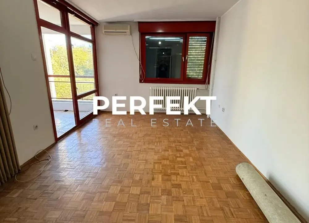 Prodaja, trosoban stan, 77m², Banjica, Voždovac Sve Podlokacije