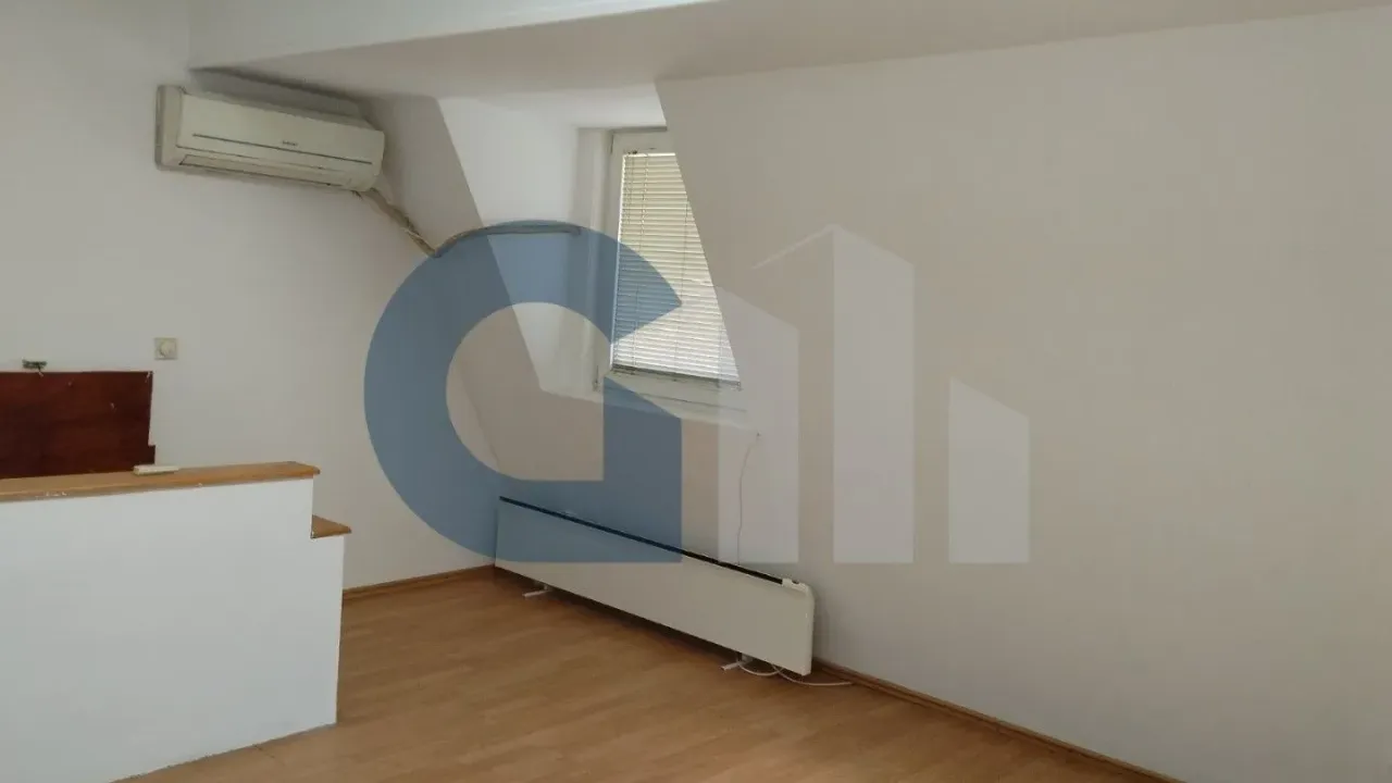 Prodaja, četvorosoban stan, 100m², Karaburma, Palilula Sve Podlokacije