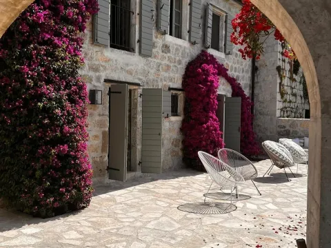 Prodaja, kuća, 380m², Herceg Novi, Crna Gora - image 2