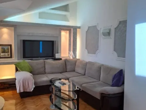 Izdavanje, trosoban stan, 100m², Seljanovo, Tivat - image 5