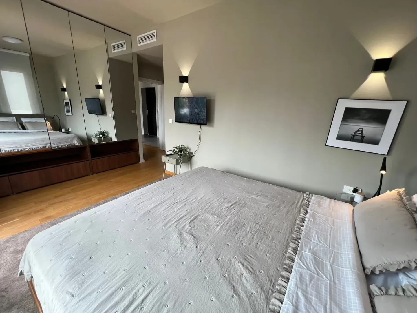 Izdavanje, stan, 141m², Tivat, Crna Gora