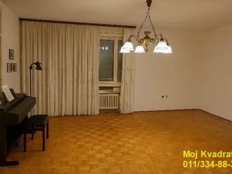 Stan in Vračar Sve Podlokacije