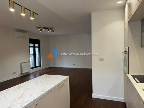 Izdavanje, trosoban stan, 113m², Vračar Centar, Vračar Sve Podlokacije - image 2