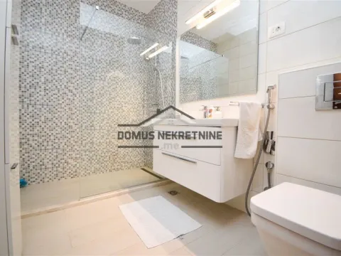 Izdavanje, dvosoban stan, 90m², Preko Morače, Podgorica - image 9