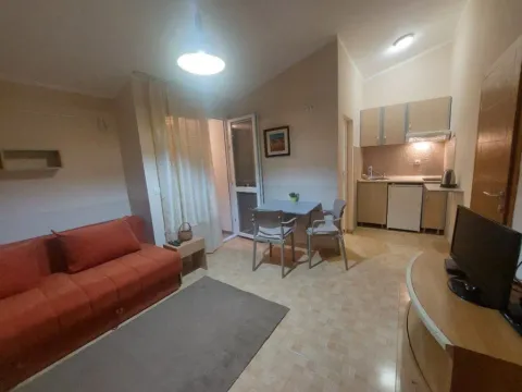 Izdavanje, kuća, 23m², Ilino, Bar - image 6