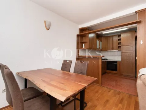 Izdavanje, dvosoban stan, 75m², Stara Varoš, Podgorica - image 24