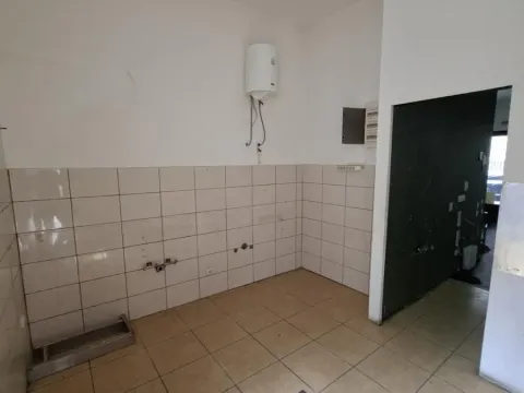 Izdavanje, poslovni prostor, 86m², Sarajevska, Beograd - image 9