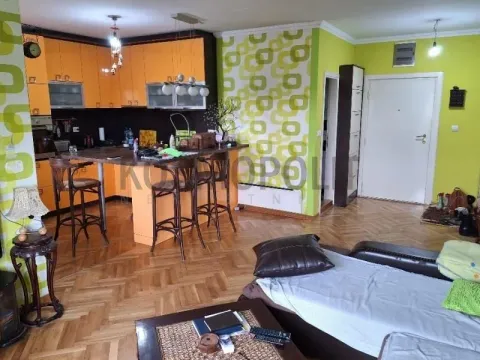 Prodaja, trosoban stan, 83m², Centar, Pančevo - image 2