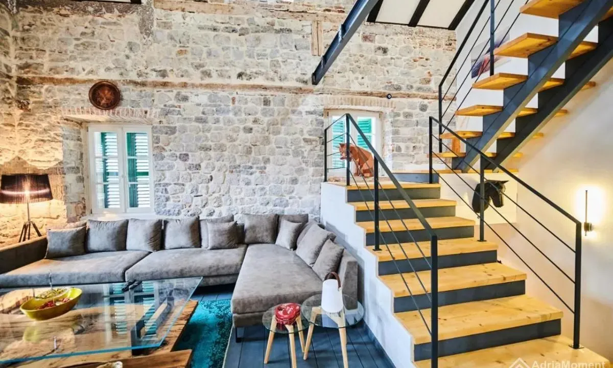 Sale, two bedroom apartment, 108m², Kotor, Crna Gora