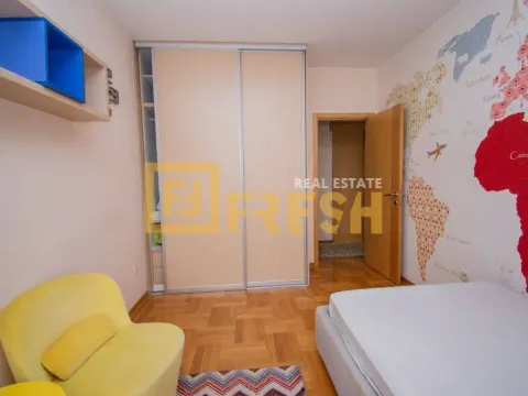 Izdavanje, trosoban stan, 100m², Blok 6, Podgorica - image 10