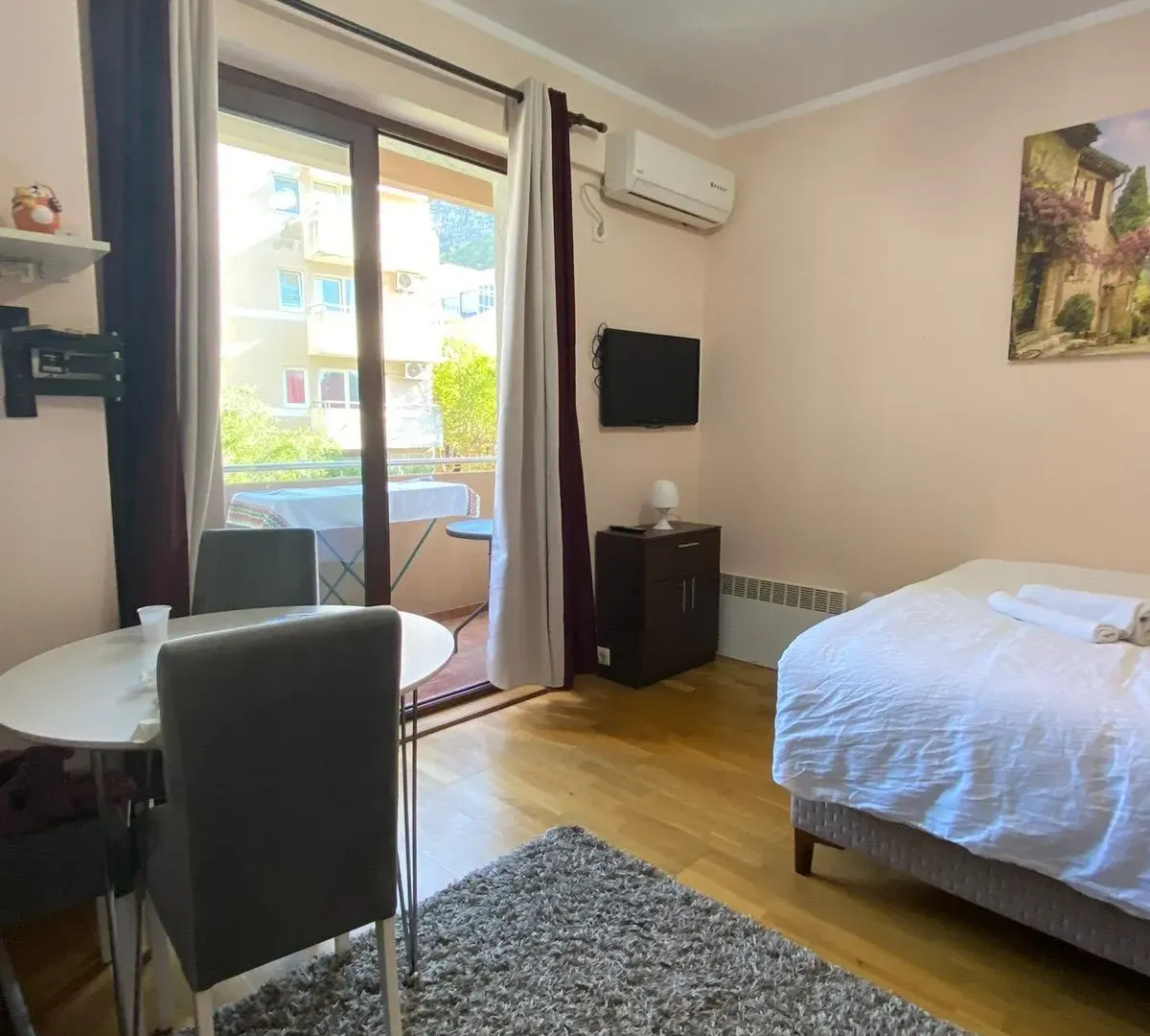 Izdavanje, garsonjera, 35m², Budva, Crna Gora