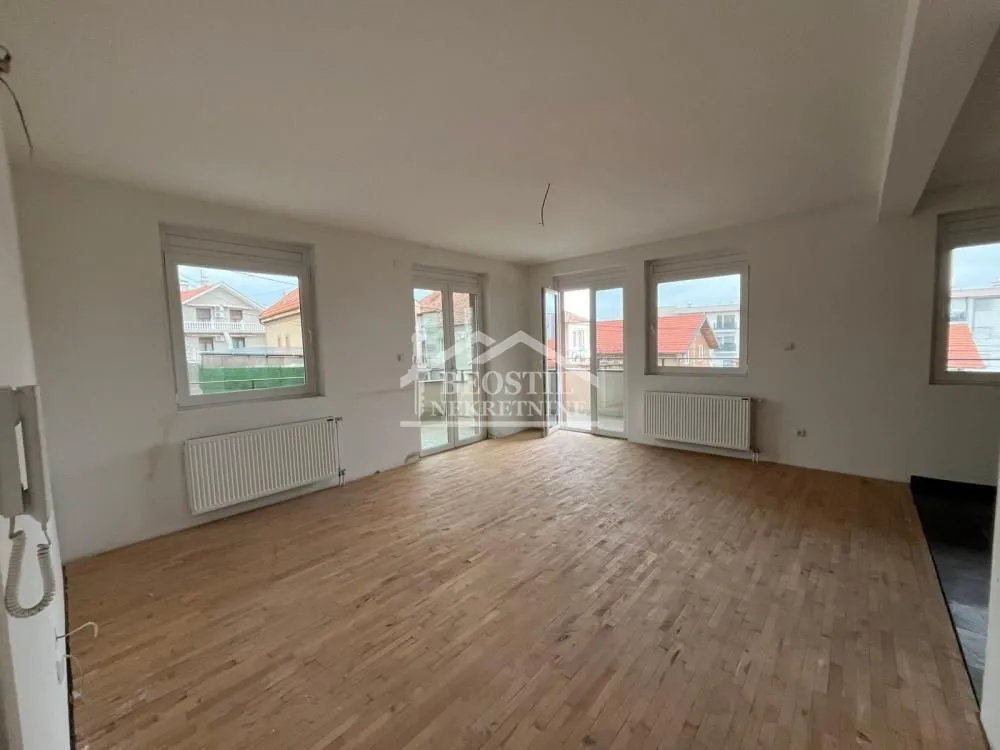 Prodaja, trosoban stan, 117m², Centar, Smederevo