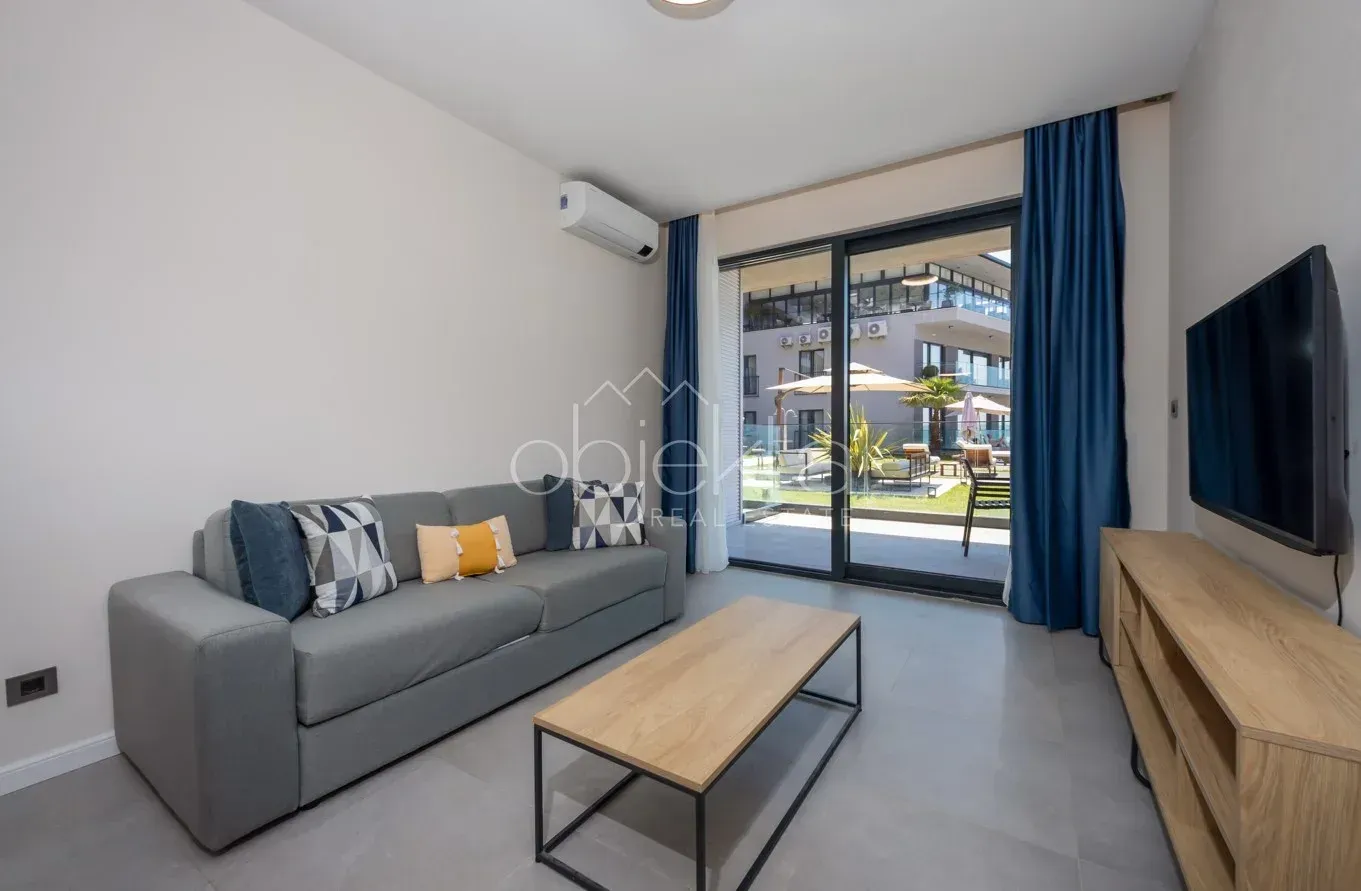 Izdavanje, stan, 71m², Tivat, Crna Gora