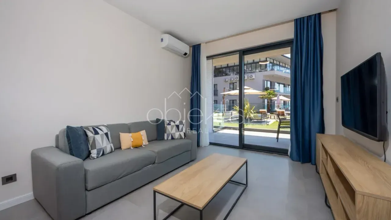 Izdavanje, stan, 71m², Tivat, Crna Gora