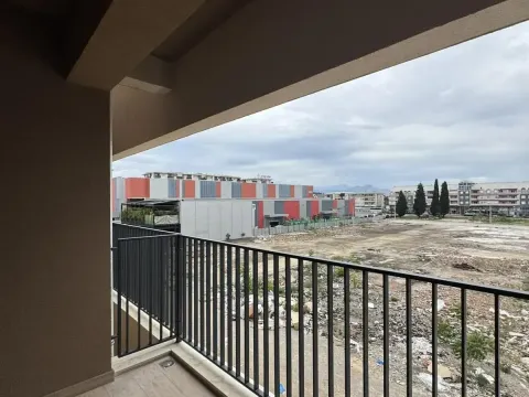 Izdavanje, jednosoban stan, 45m², City Kvart, Podgorica - image 12