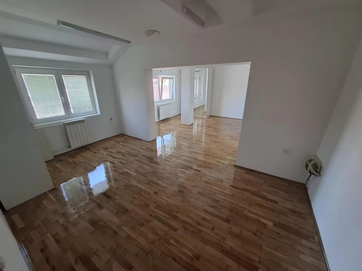 Prodaja, stan, 220m², Centar, Novi Sad