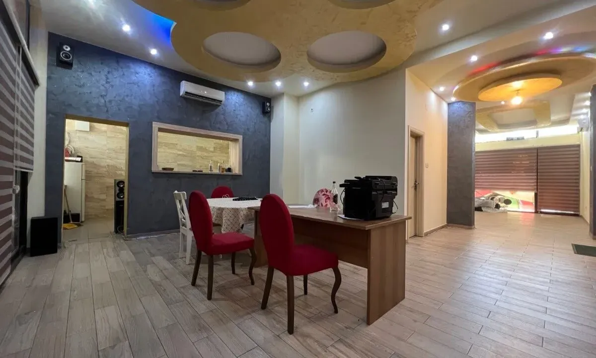 Izdavanje, poslovni prostor, 60m², Preko Morače, Podgorica