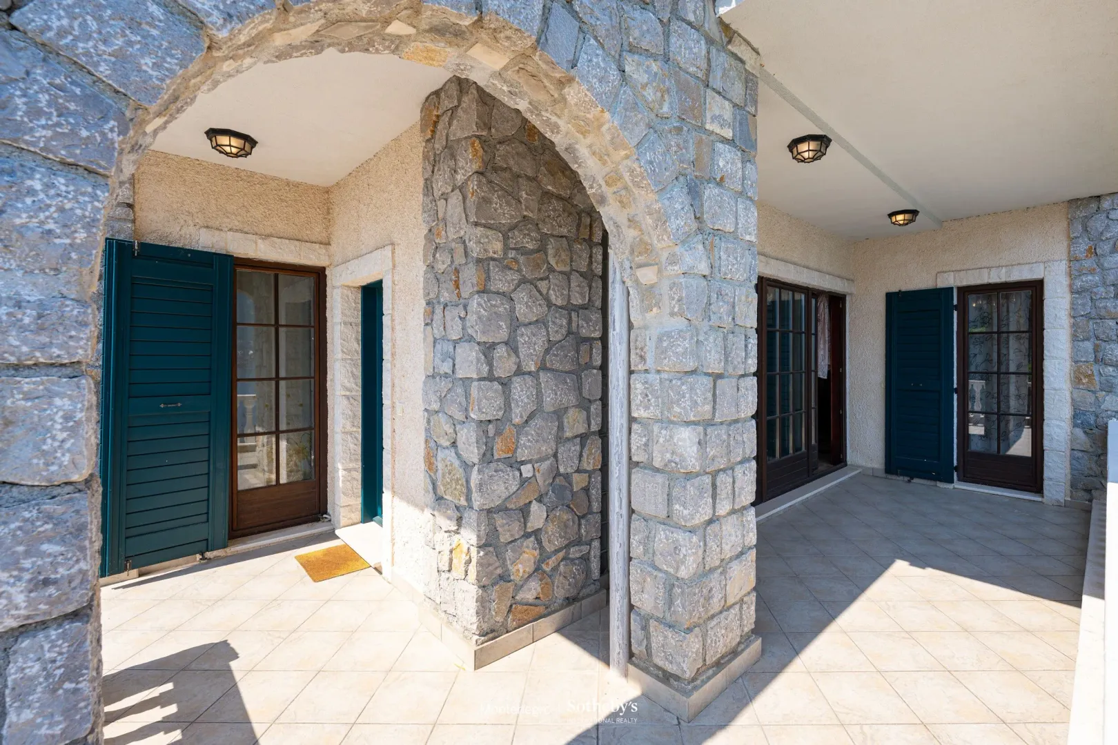 Sale, house, 235m², Kostanjica, Kotor