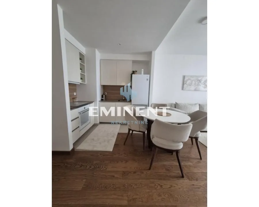 Izdavanje, dvosoban stan, 55m², Savski Venac, Beograd