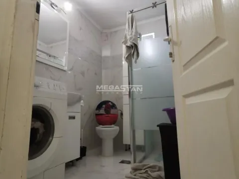 Prodaja, kuća, 130m², Ledine, Beograd - image 13