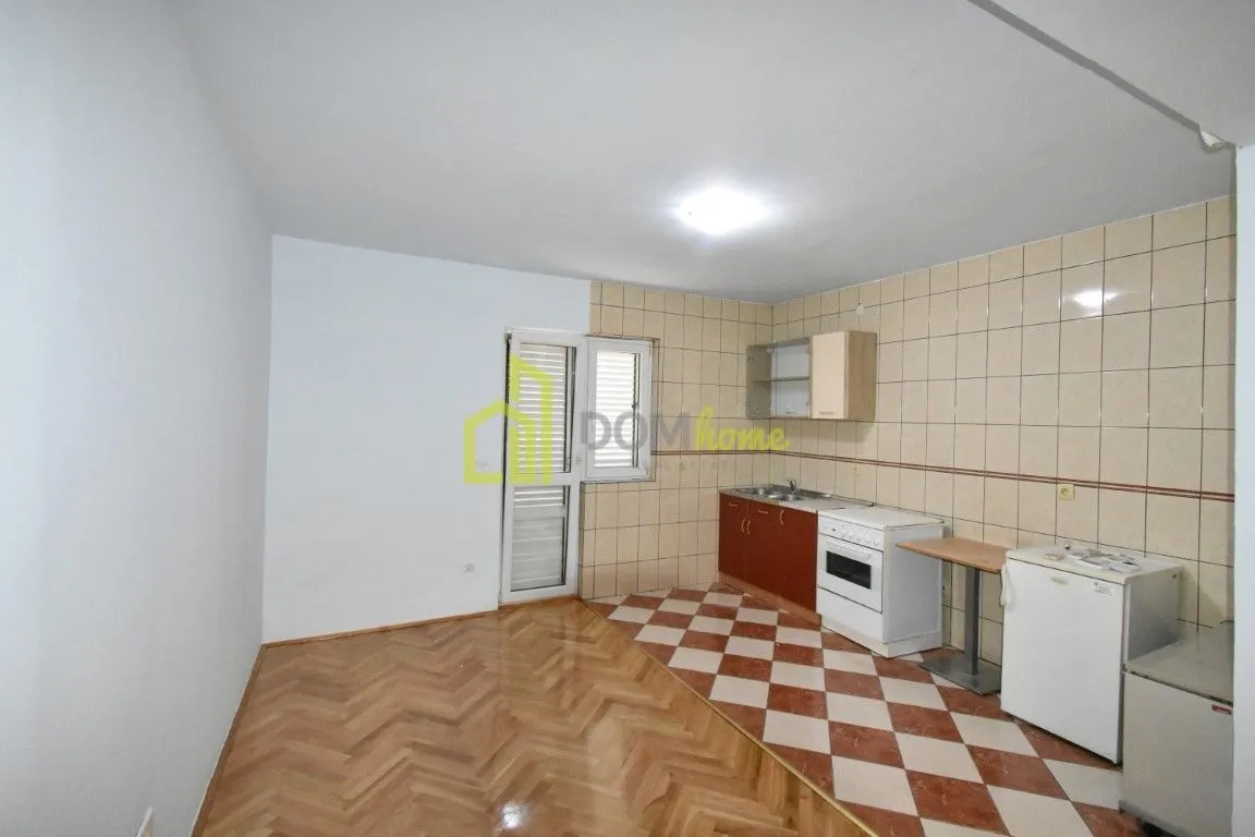 Rent, office space, 200m², Tološi, Podgorica