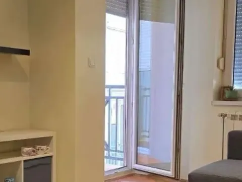Izdavanje, jednosoban stan, 45m², Centar, Novi Sad - image 4