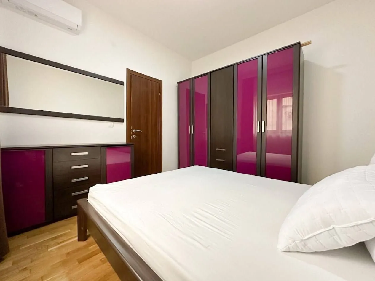 Izdavanje, dvosoban stan, 68m², Velji Vinogradi, Budva