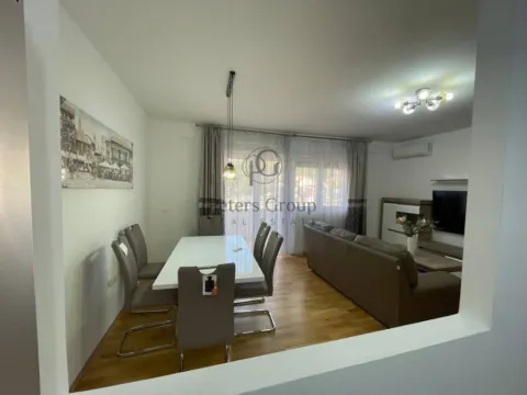 Prodaja, dvosoban stan, 90m², Budva, Crna Gora