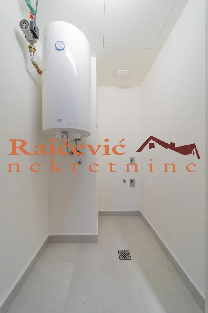 Izdavanje, trosoban stan, 76m², Savski Venac, Beograd