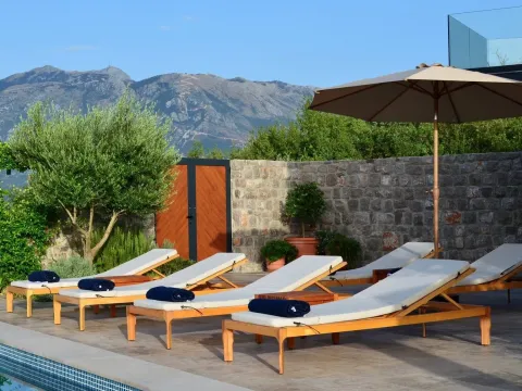 Rent, house, 520m², Đuraševići, Tivat - image 11