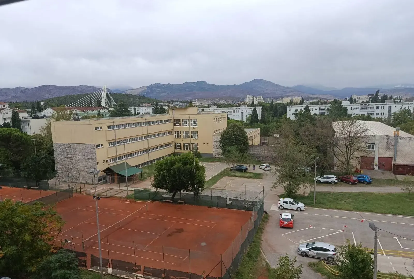 Izdavanje, dvosoban stan, 100m², Preko Morače, Podgorica
