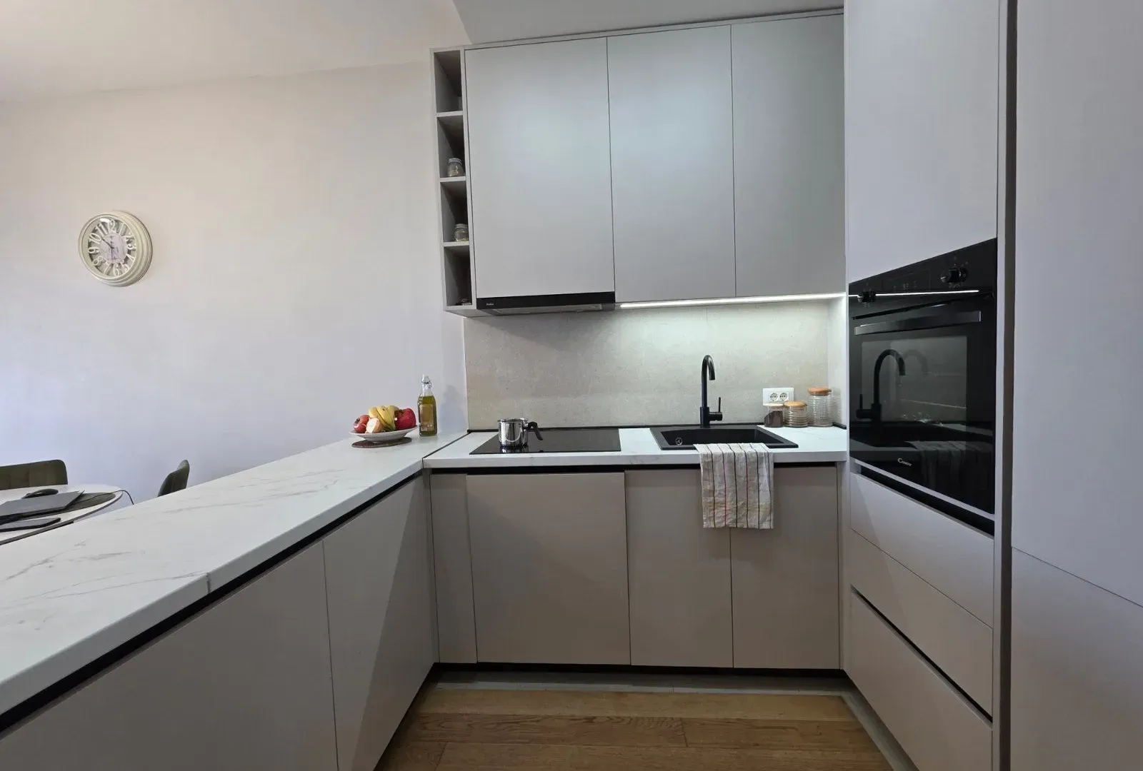 Sale, two bedroom apartment, 71m², Bečići, Budva